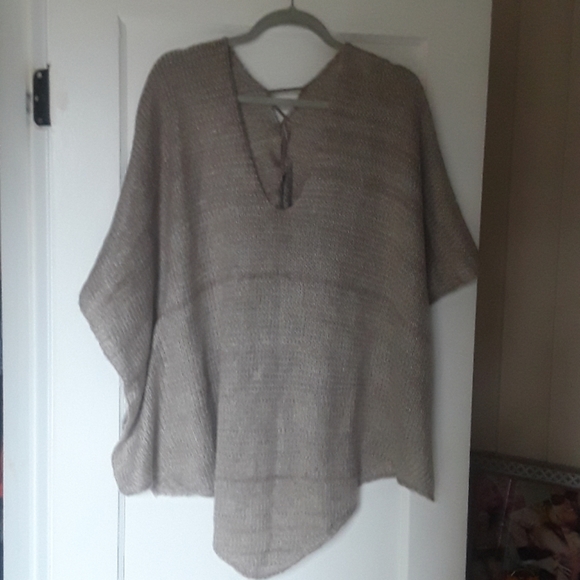 Sweater - Picture 1 of 3